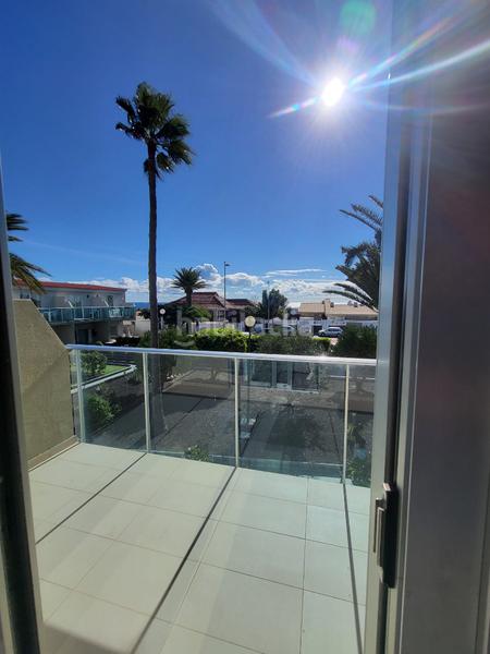 Foto 3455a28f-d31d-4883-b81a-fae64cc43874. Casa adosada en calle hamburgo 2 dúplex 2 dormitorios en las burras - san agustin - Playa del Inglés en San Bartolomé de Tirajana