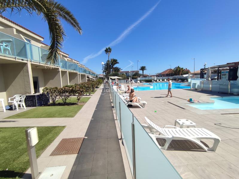 Foto c7d5d23f-abe3-4085-a86b-a4e6f485e7e0. Casa adosada en calle hamburgo 2 dúplex 2 dormitorios en las burras - san agustin - Playa del Inglés en San Bartolomé de Tirajana