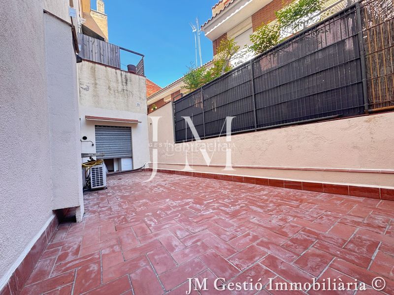 Foto b0300767-9603-4397-ae9f-72dbeb3c1ab3. Pis a Cementiri Vell Terrassa