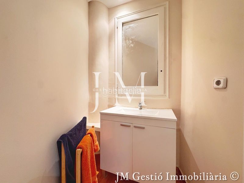 Foto f5a32618-aa6d-431f-83bb-b42e6dbbaabf. Pis a Cementiri Vell Terrassa