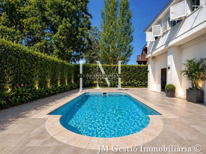 Foto e3eadfed-d12b-44da-b2cd-0c63f7c5f4ce. Casa amb xemeneia calefacció aparcament piscina a Rubí