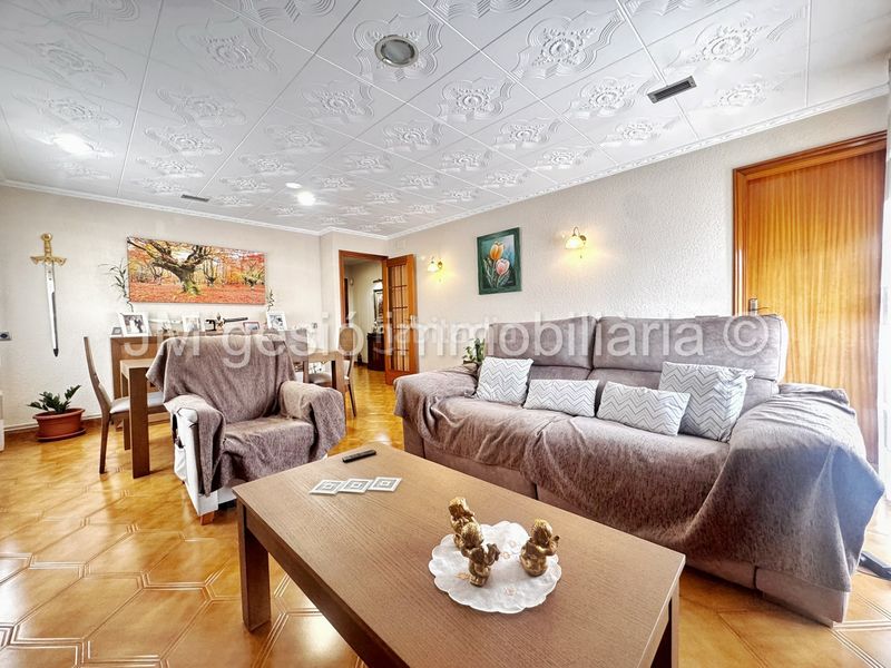 Foto bf877ff8-5770-4409-aa9d-59f9836baae6. Casa amb calefacció aparcament a Ca n'Anglada Terrassa