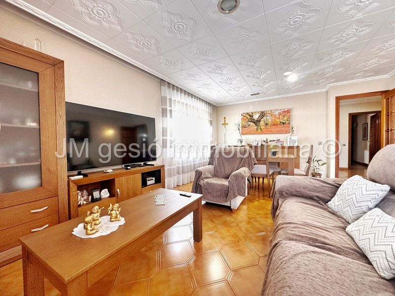 Foto c3d54605-f5f8-429f-b8cd-96aad193eb1a. Casa amb calefacció aparcament a Ca n'Anglada Terrassa