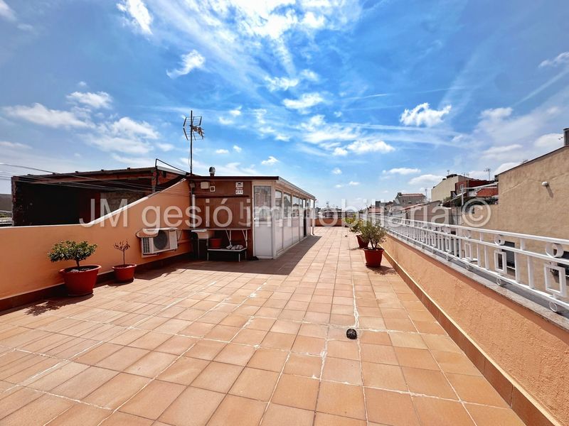 Foto f19733f5-b285-487a-840d-9405651ab7cb. Casa amb calefacció aparcament a Ca n'Anglada Terrassa