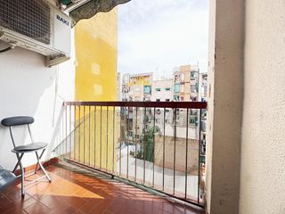 Pis  Carrer de pau piferrer. Piso de 3 habitaciones listo para entrar a vivir en la salut, ba