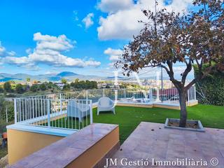 Casa a Les Martines. Acogedora casa a 4 vientos con vistas únicas en les martines, te