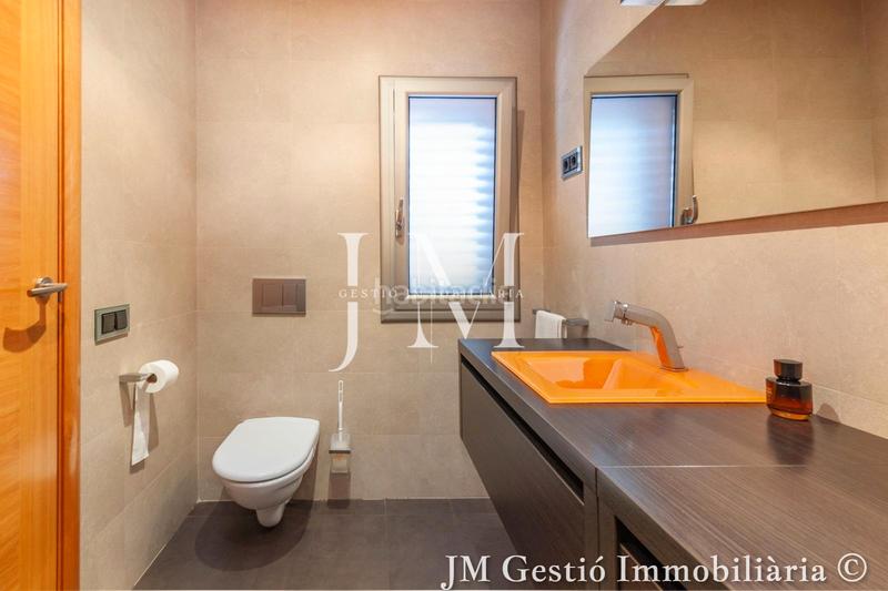 Foto 117c474b-5943-4ca3-b6b0-8e82736af6df. Haus mit kamin heizung parking pool in Ullastrell