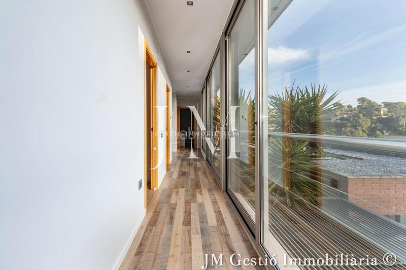 Foto 14e195a6-7de0-446f-96e4-2fecdeb9cc4a. Haus mit kamin heizung parking pool in Ullastrell