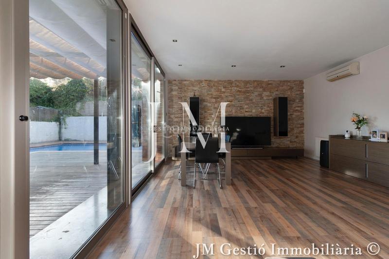 Foto 51cbc509-c47b-4e2a-b011-21c06ac27426. Haus mit kamin heizung parking pool in Ullastrell