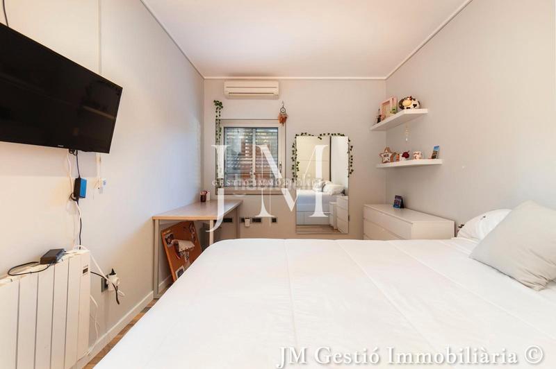 Foto a3e37dec-fbb4-41e5-b7f8-9460d5bc7b98. Haus mit kamin heizung parking pool in Ullastrell