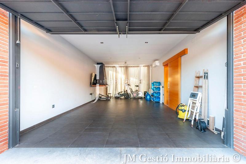 Foto fa47a7a4-e4d8-4f76-8e00-f696ed0fafb8. Haus mit kamin heizung parking pool in Ullastrell