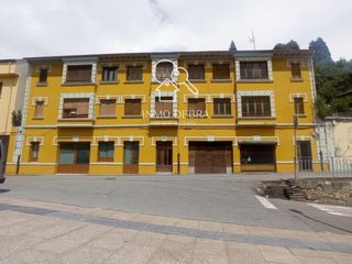 Maison  N/a. Edificio de uso mixto en tineo.
