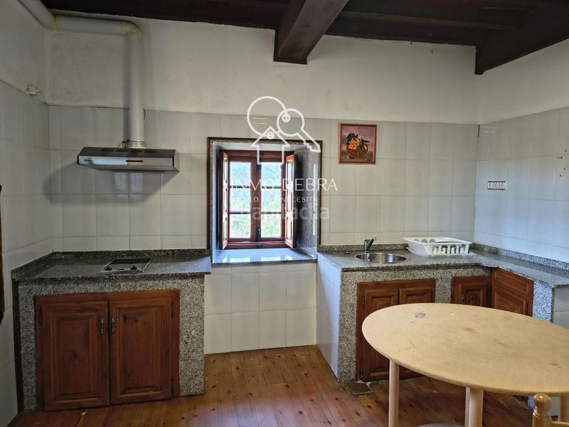 Foto 0f62d8a0-84b6-479a-8c08-b9df92b73b3d. Casa amb calefacció a Salas