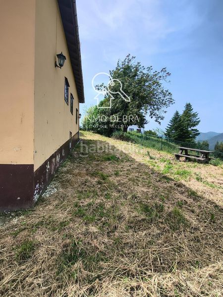 Foto 27687c97-a0fb-4531-9234-2a8745f4b5c0. Casa amb calefacció a Salas