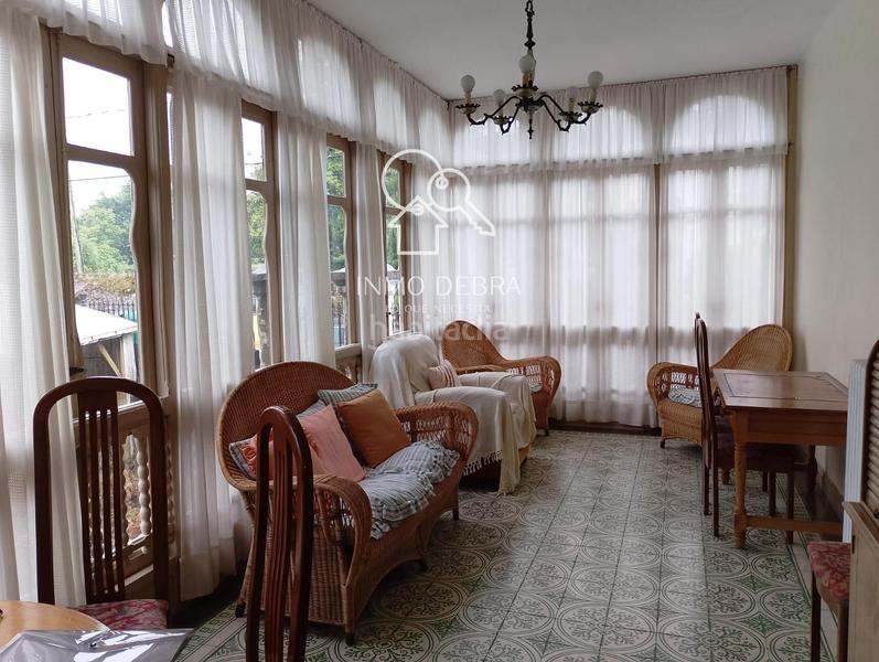 Foto f4efe8fc-f3c4-4f47-805a-97bc50e43acc. Casa  indiana en Salas