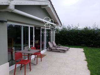 Chalet  N/a. En muros del naln