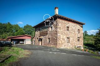 Chalet  N/a. Chalet independiente en  soto del barco , asturias.