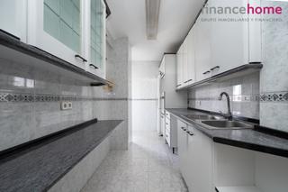Appartement  Calle cemento. Acogedora vivienda de 3 dormitorios y 1 baño, en el corazón de t