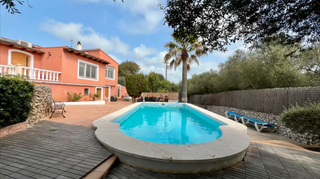 Chalet in Sant Climent-Es Canutells. Chalet con piscina y espectacular terreno