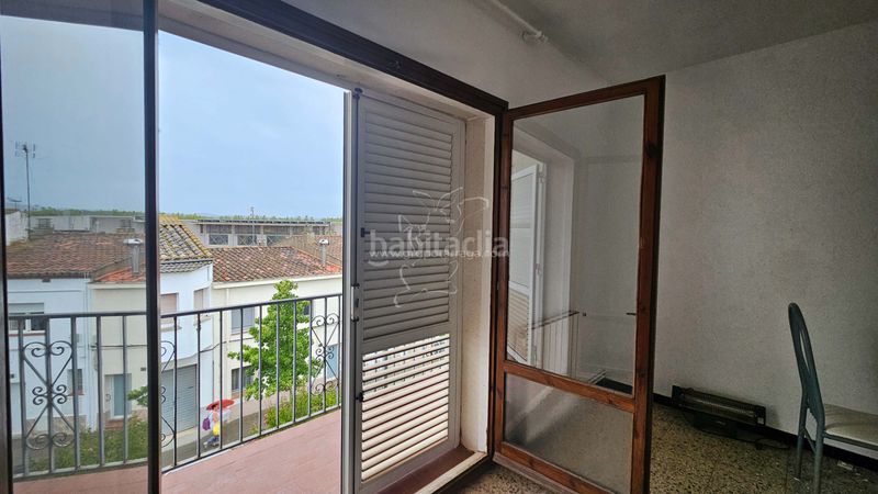 Foto 085ad3c0-7a84-4655-adf7-4fdb8632f9a8. Casa amb xemeneia calefacció aparcament a Centre Vidreres