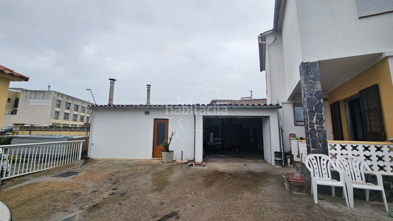 Foto 11e70678-6e17-4137-b431-7da9eb769790. Casa amb xemeneia calefacció aparcament a Centre Vidreres