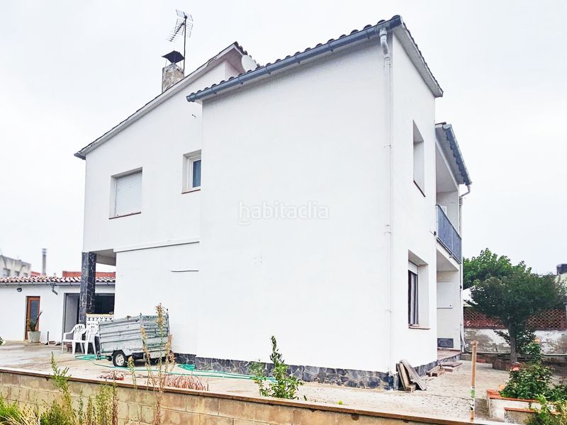 Foto 2422e7a0-b40c-4838-a8ba-2f9d355d1604. Casa amb xemeneia calefacció aparcament a Centre Vidreres