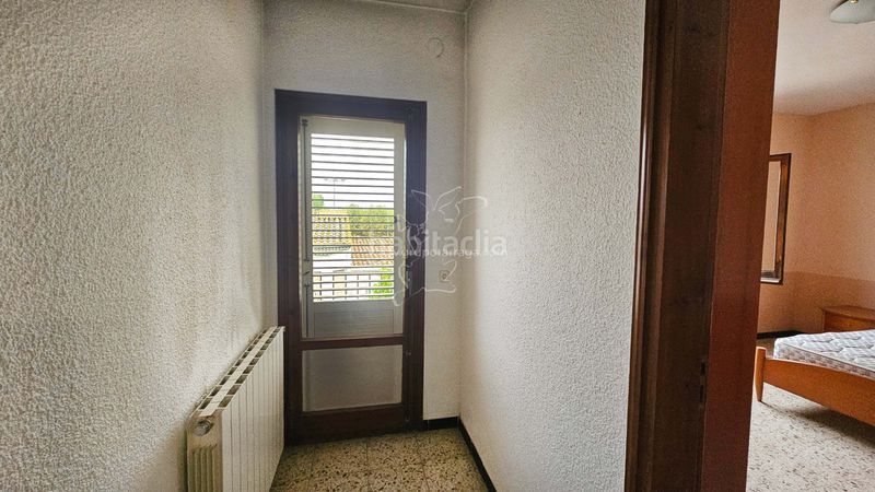 Foto 373cf941-a3da-47a0-b5ff-566a375cc467. Casa amb xemeneia calefacció aparcament a Centre Vidreres