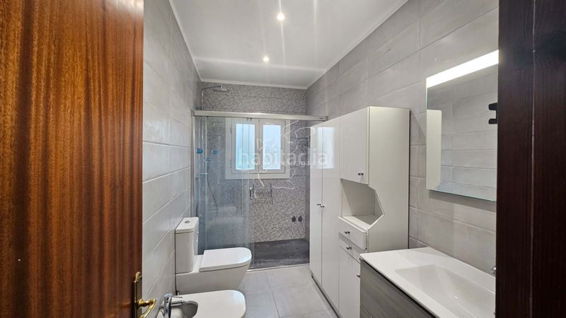 Foto 506b7792-e326-4fbc-b519-747e80c32736. Casa amb xemeneia calefacció aparcament a Centre Vidreres