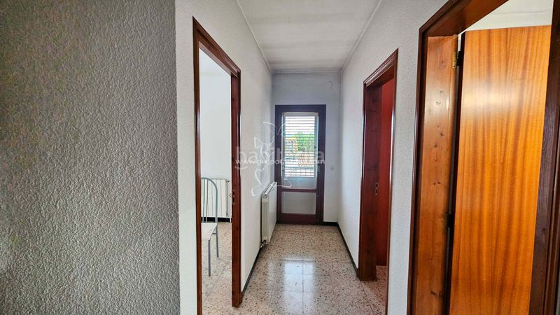 Foto 59314933-4944-4d7c-9a1a-357b96986211. Casa amb xemeneia calefacció aparcament a Centre Vidreres