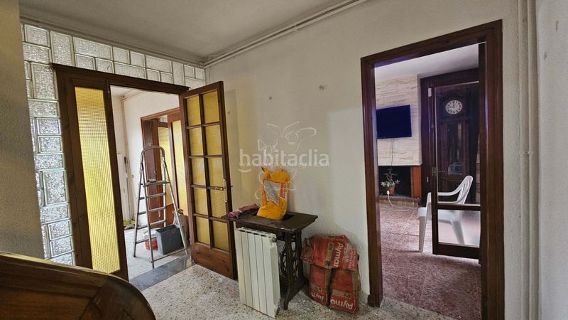 Foto 5bf0f14c-59d9-4d43-9666-e7ea6b51e3f5. Casa amb xemeneia calefacció aparcament a Centre Vidreres