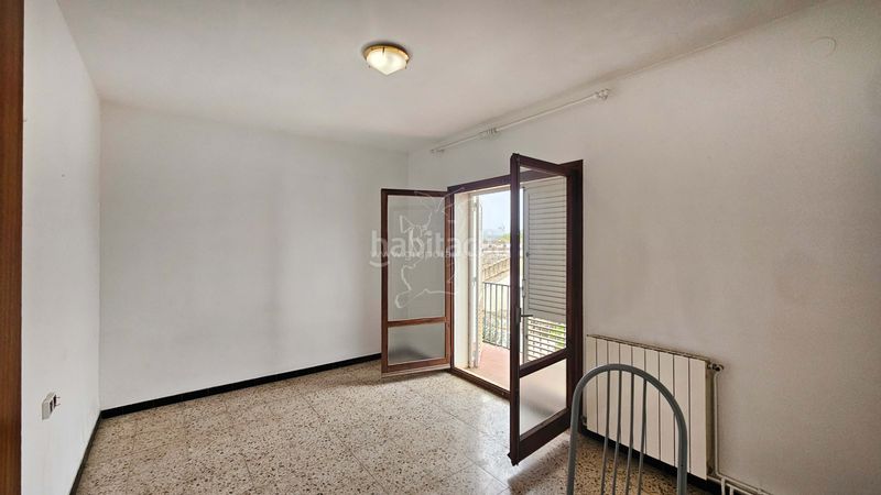 Foto 6d753999-8d1a-4c0a-bace-92f0ceb6b0c3. Casa amb xemeneia calefacció aparcament a Centre Vidreres