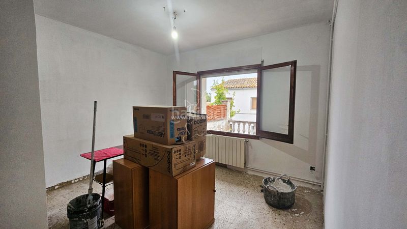 Foto 962b07d8-72d1-4df0-9183-d531f356158a. Casa amb xemeneia calefacció aparcament a Centre Vidreres