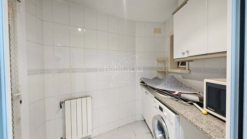 Foto a3d34e29-b85f-460e-b0df-014bc81fc810. Casa amb xemeneia calefacció aparcament a Centre Vidreres