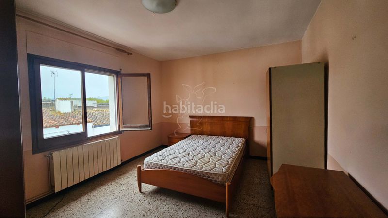 Foto a44249c0-04cd-4990-965e-3607ca8fe65d. Casa amb xemeneia calefacció aparcament a Centre Vidreres