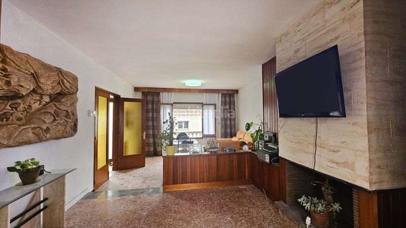 Foto d90892f9-1c33-47ce-b67e-1e244767970d. Casa amb xemeneia calefacció aparcament a Centre Vidreres