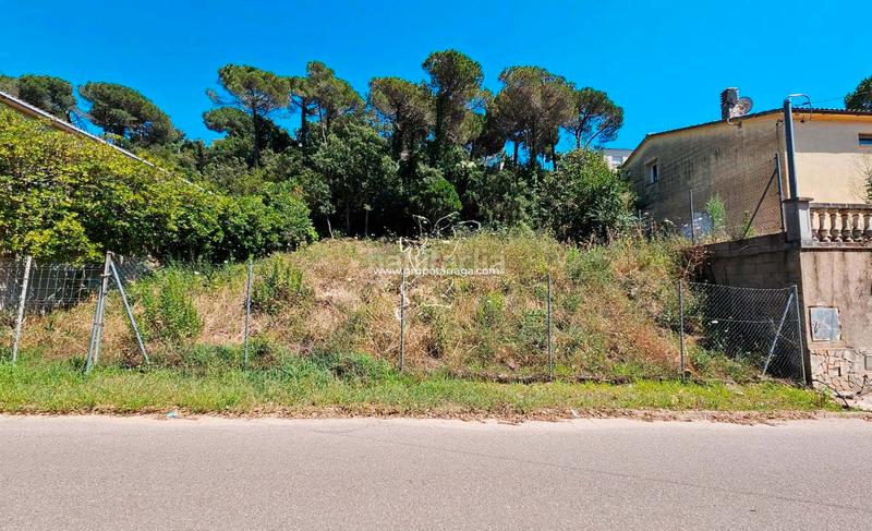 Foto 87b1d74c-6bc5-4c2e-adde-b9ec7e772deb. Terreno residencial en carrer avellaner 70 en Aiguaviva Parc Vidreres