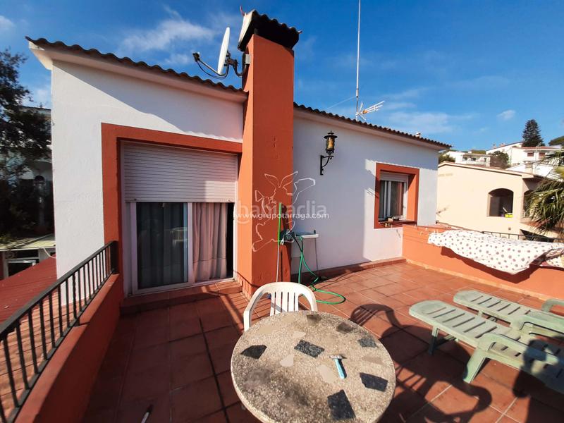 Foto d7b19866-483c-49b2-8ea6-18b4a59f41ef. Casa amb xemeneia aparcament a Mas Romeu Lloret de Mar