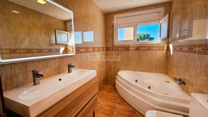 Foto a84790f5-0dde-47ea-b300-bc16c473bfc5. Xalet amb piscina a Lloret Verd - Els Pinars Lloret de Mar