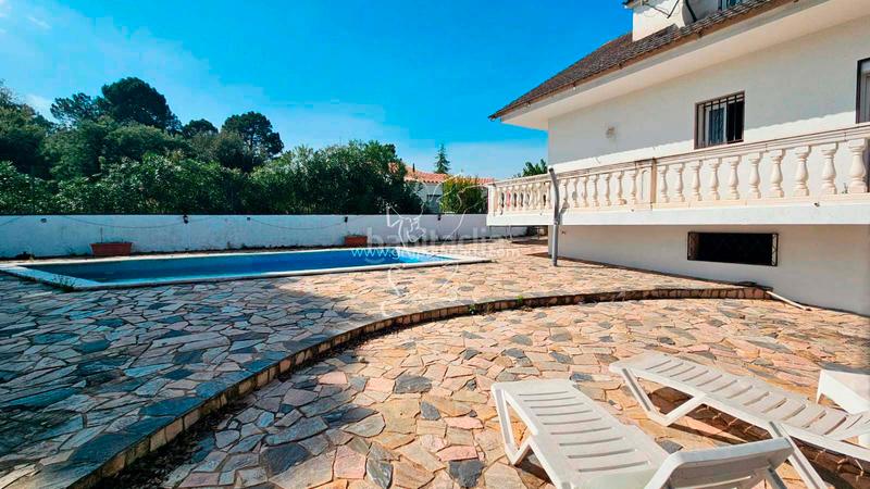 Foto 0e2a2b1f-d10a-443b-b90b-d409586eca45. Maison avec parking piscine dans Terrafortuna - Puig Ventós Vidreres