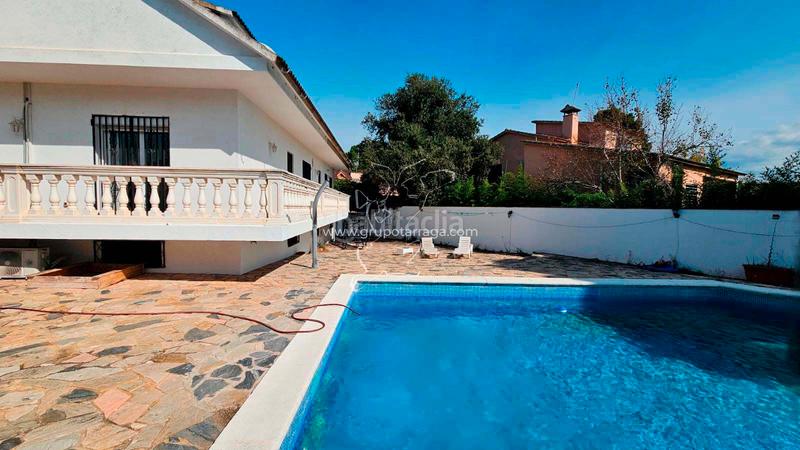 Foto 433096bb-ec91-43f4-8101-632cd9a58955. Maison avec parking piscine dans Terrafortuna - Puig Ventós Vidreres