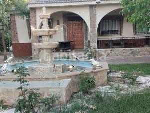 Foto 7c5f6033-6957-4a25-98ce-102a5b83d847. Casa amb calefacció piscina a Ciudad Jardín Ciudad Real