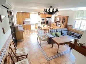 Foto 8acb7d21-8828-4e08-b5dd-1c253f646a2a. Casa amb calefacció piscina a Ciudad Jardín Ciudad Real