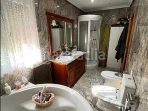 Foto ecf30536-241e-49d8-ac48-540467b80d23. Casa amb calefacció piscina a Ciudad Jardín Ciudad Real