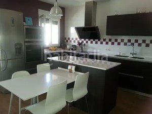 Foto be2f46e9-c82d-4418-b5c6-875a471d337f. Casa amb calefacció piscina a Ciudad Jardín Ciudad Real
