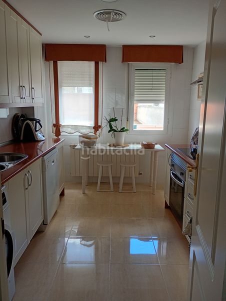 Foto 45300883-d320-44a5-b5c9-59422041c0fc. Casa amb calefacció piscina a Poblete