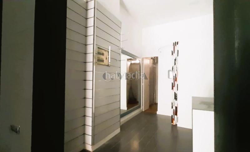 Foto 1f0f6491-8642-4be6-83d3-54a06751fa79. Alquiler local comercial en pintor laxeiro 12 en Plaza Independencia Vigo