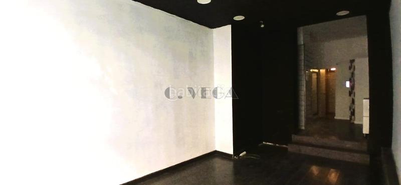 Foto a70ffc79-82b3-4840-9a1d-c0a077665d64. Alquiler local comercial en pintor laxeiro 12 en Plaza Independencia Vigo