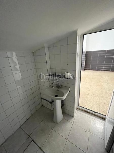 Foto 99cd5b3f-cc8b-460b-8af2-e73a42ea86cc. Local comercial a Camelias - Pi y Margall Vigo