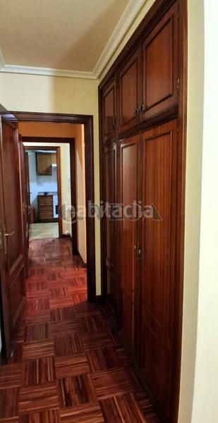 Foto c7b5a8b1-e3a7-45da-bedd-c3ca8b9c7035. Pis amb calefacció aparcament a Plaza Independencia Vigo