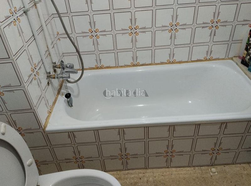 Foto 1a8dff8f-092f-40ec-8a1e-1ddc11e84394. Piso en Berbés - Peritos Vigo